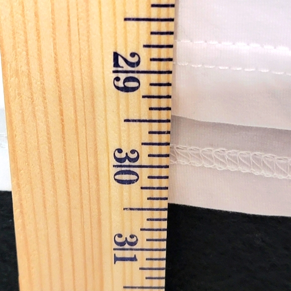 Screenshot Brand Ultra Premium White Tee Size XL. #497 - Picture 4 of 6